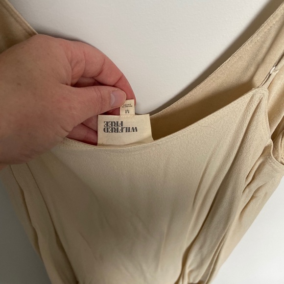 Aritzia Vivienne Dress - Picture 3 of 6